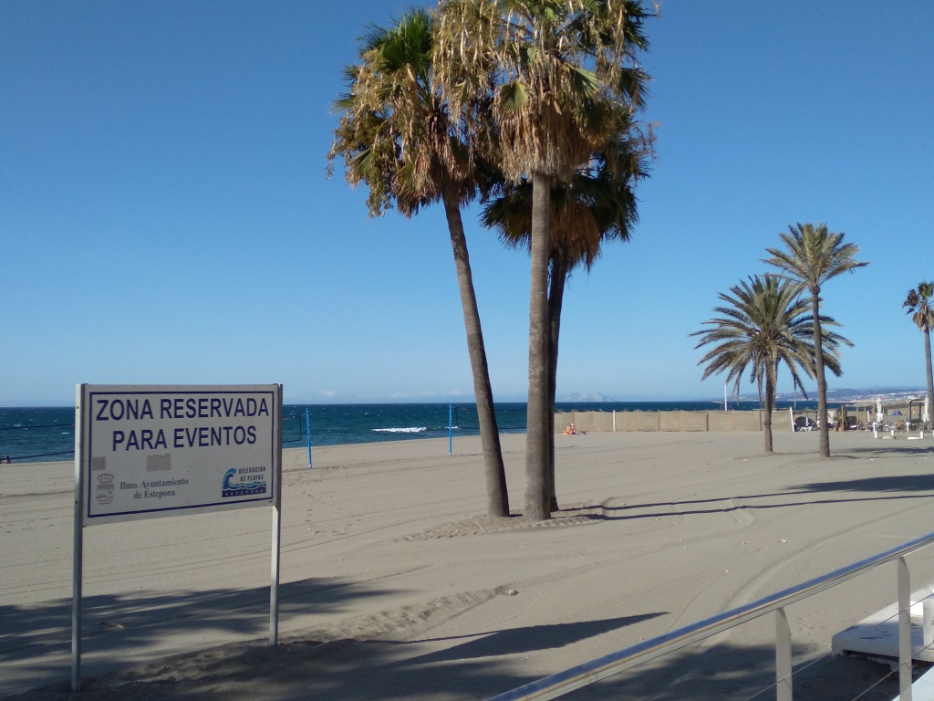 strand-in-centrum-estepona-vakantie-spanje-costa-del-sol-1